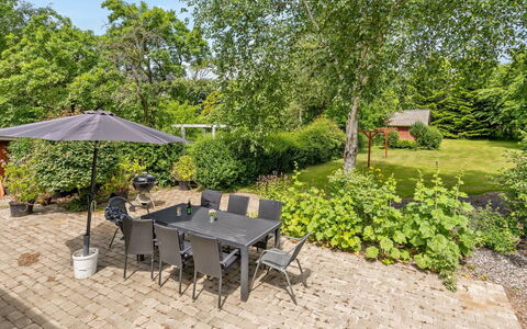Jonni - 15Km from the Sea: Toit, Maison, Domicile, Chalet, Porte, Siding, Biens, Pelouse, Cour, Porche