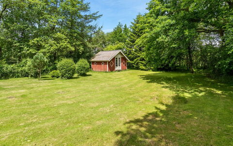 Jonni - 15Km from the Sea: Toit, Maison, Domicile, Chalet, Porte, Siding, Biens, Pelouse, Cour, Porche