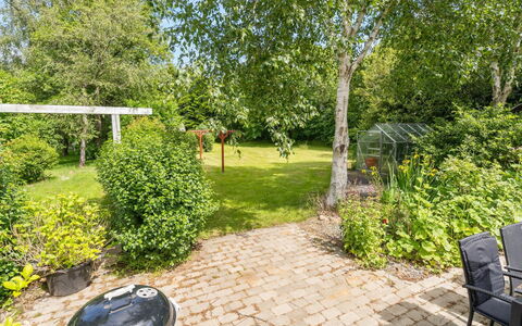Jonni - 15Km from the Sea: Toit, Maison, Domicile, Chalet, Porte, Siding, Biens, Pelouse, Cour, Porche