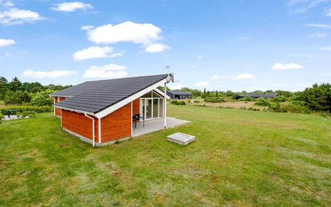 Clement - 500M to the Fjord: Chalet, Domicile, Maison, Toit, Porche, Biens, Siding, Batiments Jardin, Ferme, Cour