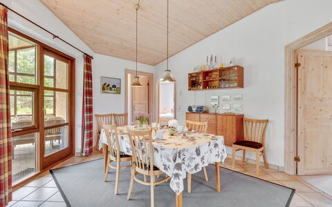 Rika - 525M to the Fjord: Bois, Design Intérieur, Sol, Meubles, Plafond, Sol, Domicile, Pièce, Chaise, Salle À Manger
