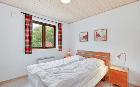 Rika - 525M to the Fjord: Bois, Lit, Chambre, Domicile, Maison, Design Intérieur, Drap De Lit, Cadre De Lit, Meubles, Literie