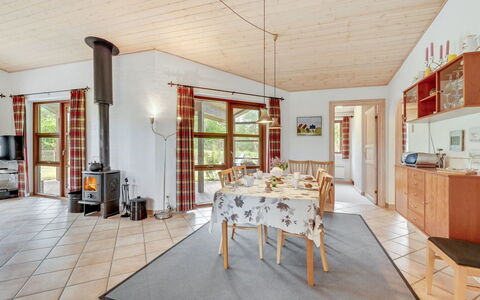 Rika - 525M to the Fjord: Toit, Maison, Domicile, Chalet, Siding, Biens, Allée, Batiments Jardin, Cour, Cabanon