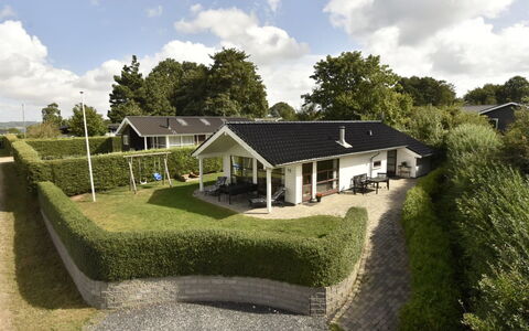 Kyllikki - 300M to the Fjord: Toit, Maison, Domicile, Chalet, Siding, Biens, Allée, Batiments Jardin, Cour, Cabanon