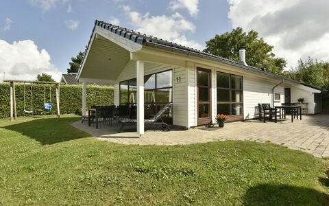 Kyllikki - 300M to the Fjord: Toit, Maison, Domicile, Chalet, Siding, Biens, Allée, Batiments Jardin, Cour, Cabanon