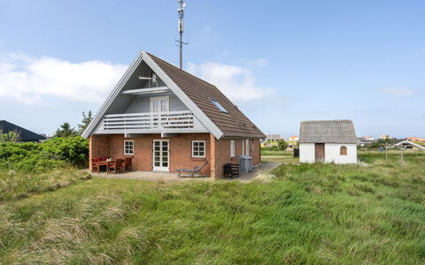 Bjarnger - 200M from the Sea: 