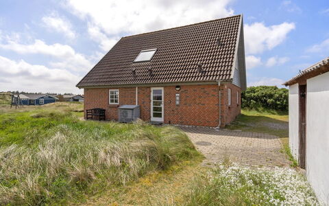 Bjarnger - 200M from the Sea: 
