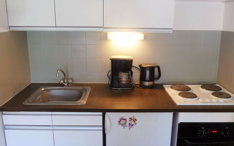 Cavalaire 240: Comptoir, Propriété, Cooktop, Cuisine, Pièce, Gaz Poele, Cuisinière, Appareil De Cuisine, Cabinetry, Principaux Appliance