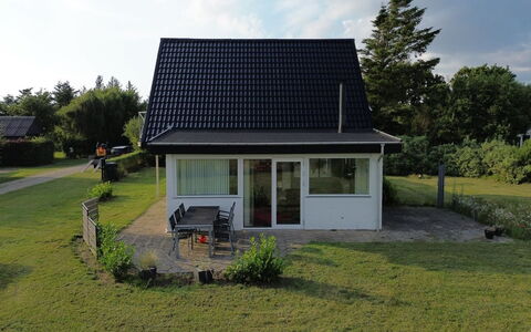 Dunja - 200M to the Fjord: Toit, Maison, Domicile, Chalet, Batiments Jardin, Siding, Cour, Jardin, Ombre, Ferme