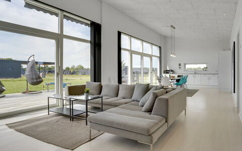 Nimrod - 300M from the Sea: Sol, Mur, Sol, Design Intérieur, Bois, Plafond, Parquet, Éclairage, Meubles, Revêtement De Sol Stratifié