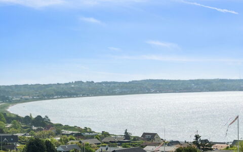 Talika - 700M from the Sea: Toit, Maison, Domicile, Chalet, Siding, Biens, Allée, Batiments Jardin, Cour, Cabanon