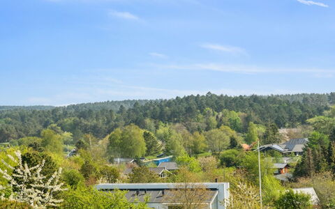 Talika - 700M from the Sea: Toit, Maison, Domicile, Chalet, Siding, Biens, Allée, Batiments Jardin, Cour, Cabanon