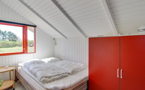 Frandsine - 800M from the Sea: Bois, Plafond, Chambre, Design Intérieur, Sol, Sol, Lit, Pièce, Grenier, Cadre De Lit