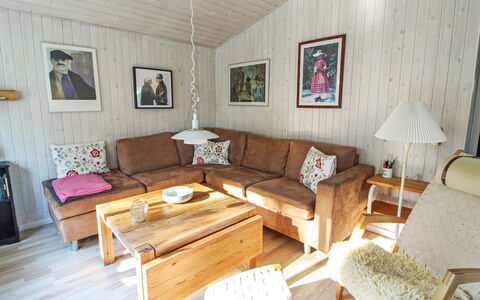Axilen - 1Km from the Sea: Bois, Chalet, Dur, Planche, Tache De Bois, Batiments Jardin, Conception, Cour, Cabane En Rondins, Arrière-Cour