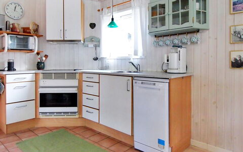 Axilen - 1Km from the Sea: Toit, Maison, Domicile, Chalet, Siding, Biens, Allée, Batiments Jardin, Cour, Cabanon