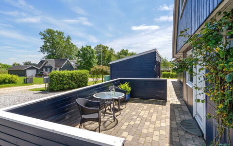 Edvia - 700M to the Fjord: Domicile, Jardin, Chalet, Ombre, Aménagement Paysager, Siding, Biens, Pelouse, Cour, Passerelle