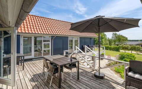 Edvia - 700M to the Fjord: Plate-Forme, Ombre, Dur, Mobilier De Jardin, Porche, Planche, Biens, Chaise, Tache De Bois, Conception