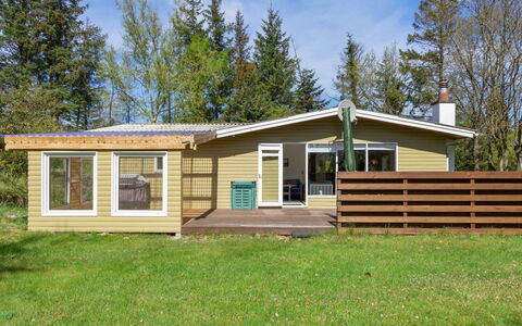 Teofilka - 200M from the Sea: Toit, Maison, Domicile, Chalet, Siding, Biens, Allée, Batiments Jardin, Cour, Cabanon