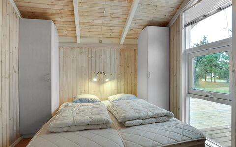 Arwed - from the Sea: Bois, Plafond, Design Intérieur, Chambre, Sol, Sol, Lit, Pièce, Luminaire, Literie