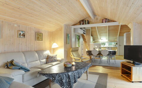 Arwed - from the Sea: Design Intérieur, Bois, Plafond, Meubles, Sol, Pièce, Canapé, Salon, Luminaire, Sol