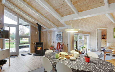 Arwed - from the Sea: Bois, Plafond, Design Intérieur, Luminaire, Domicile, Sol, Meubles, Chalet, Pièce, Salon