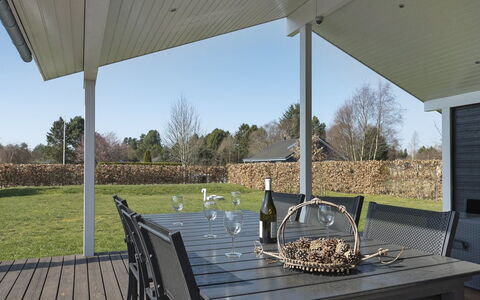 Ayen - 1.5Km from the Sea: Meubles, Design Intérieur, Appartement, Sol, Sol, Table, Chaise, Pièce, Domicile, Table Cuisine Et Salle A Manger