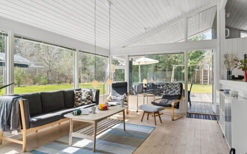 Aleia - 1.6Km from the Sea: Bois, Sol, Meubles, Parquet, Sol, Salon, Chaise, Canapé, Dur
