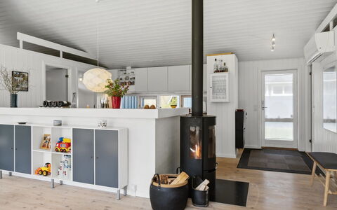 Aleia - 1.6Km from the Sea: Sol, Design Intérieur, Sol, Plafond, Meubles, Cabinetry, Parquet, Cuisine, Pièce, Électroménager