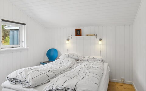 Aleia - 1.6Km from the Sea: Bois, Chambre, Plafond, Drap De Lit, Literie, Lit, Domicile, Cadre De Lit, Linge, Planche