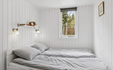 Aleia - 1.6Km from the Sea: Chambre, Bois, Lit, Sol, Design Intérieur, Sol, Literie, Drap De Lit, Plafond, Domicile