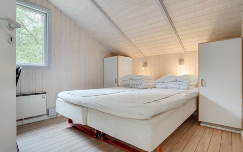 Selver - 250M from the Sea: Bois, Design Intérieur, Sol, Chambre, Sol, Plafond, Lit, Pièce, Meubles, Drap De Lit