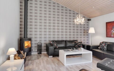Ulfsten - 1.6Km from the Sea: Toit, Maison, Domicile, Chalet, Siding, Biens, Allée, Batiments Jardin, Cour, Cabanon