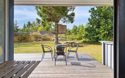Antoinette - 500M from the Sea: Maison, Domicile, Zone Résidentielle, Toit, Chalet, Lot Terre, Biens, Cour, Jardin, Siding