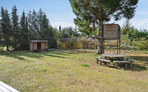 Antoinette - 500M from the Sea: Maison, Domicile, Zone Résidentielle, Toit, Chalet, Lot Terre, Biens, Cour, Jardin, Siding