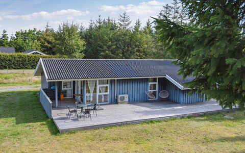 Antoinette - 500M from the Sea: Maison, Domicile, Zone Résidentielle, Toit, Chalet, Lot Terre, Biens, Cour, Jardin, Siding