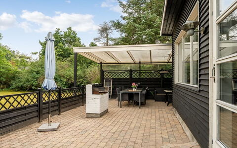Raya - 250M from the Sea: Bois, Porche, Meubles, Plate-Forme, Sol, Mobilier De Jardin, Ombre, Tableau De Plein Air, Structure En Plein Air, Dur