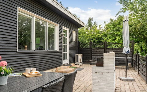 Raya - 250M from the Sea: Bois, Siding, Domicile, Porche, Meubles, Mobilier De Jardin, Porte, Plate-Forme, Dur, Tache De Bois
