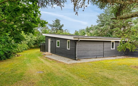 Raya - 250M from the Sea: Arbuste, Maison, Chalet, Domicile, Lot Terre, Siding, Batiments Jardin, Jardin, Cabanon, Biens