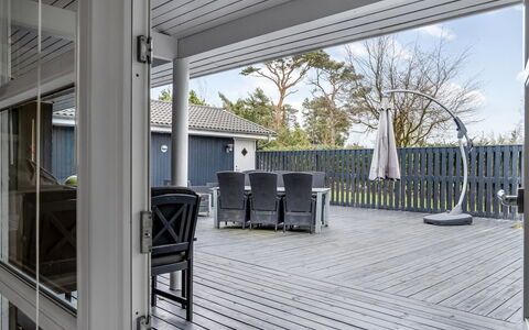 Clarabelle - 700M from the Sea: Maison, Domicile, Zone Résidentielle, Toit, Chalet, Lot Terre, Biens, Cour, Jardin, Siding