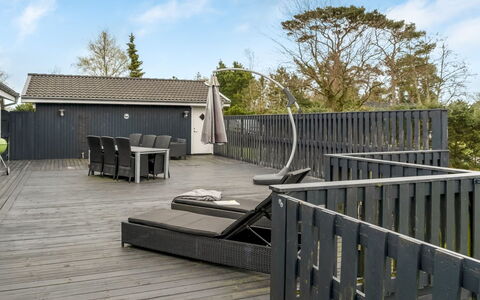 Clarabelle - 700M from the Sea: Maison, Domicile, Zone Résidentielle, Toit, Chalet, Lot Terre, Biens, Cour, Jardin, Siding