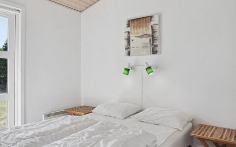 Bertram - 1.9Km from the Sea: Meubles, Design Intérieur, Mur, Lit, Chambre, Sol, Sol, Bois, Plafond, Drap De Lit