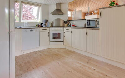Svend - 1.5Km from the Sea