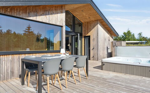 Anderson - from the Sea: Toit, Maison, Domicile, Chalet, Siding, Biens, Allée, Batiments Jardin, Cour, Cabanon