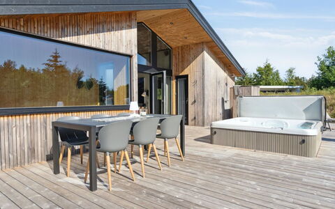 Anderson - from the Sea: Toit, Maison, Domicile, Chalet, Siding, Biens, Allée, Batiments Jardin, Cour, Cabanon