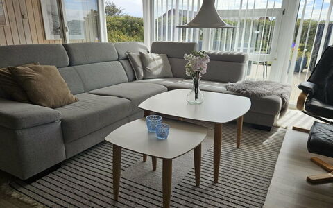 Raadengaard - 400M from the Sea: Meubles, Design Intérieur, Sol, Sol, Domicile, Salon, Parquet, Électroménager, Plante D'Appartement