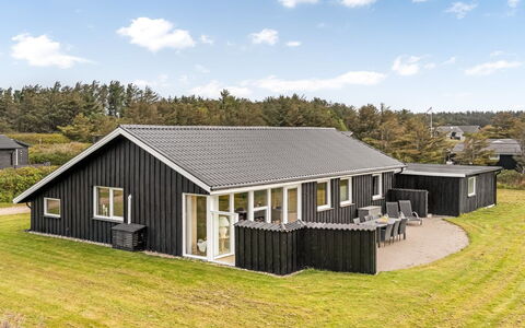 Raadengaard - 400M from the Sea: Piscine, Mobilier De Jardin, Meubles, Recours, Dalle, Eco Hôtel, Ombre, Chaise, Loisir, Biens