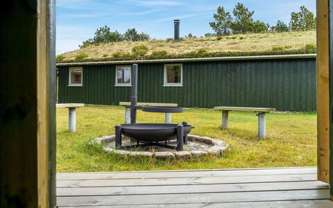Birghir - 1.5Km from the Sea: Bois, Sol, Design Intérieur, Sol, Meubles, Parquet, Pièce, Plafond, Tache De Bois, Dur