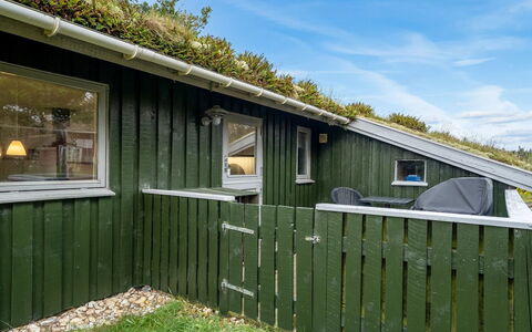 Birghir - 1.5Km from the Sea: Bois, Sol, Design Intérieur, Sol, Meubles, Parquet, Pièce, Plafond, Tache De Bois, Dur