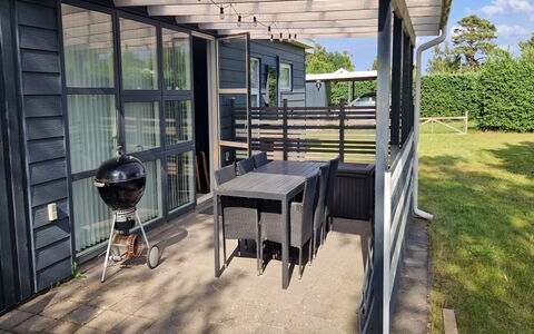 Guthrik - 900M from the Sea: Meubles, Bois, Mobilier De Jardin, Tableau De Plein Air, Ombre, Porche, Chaise, Structure En Plein Air, Dur, Tache De Bois