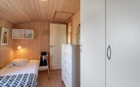 Shaya - 340M from the Sea: Bois, Sol, Sol, Design Intérieur, Chambre, Plafond, Meubles, Pièce, Lit, Tache De Bois